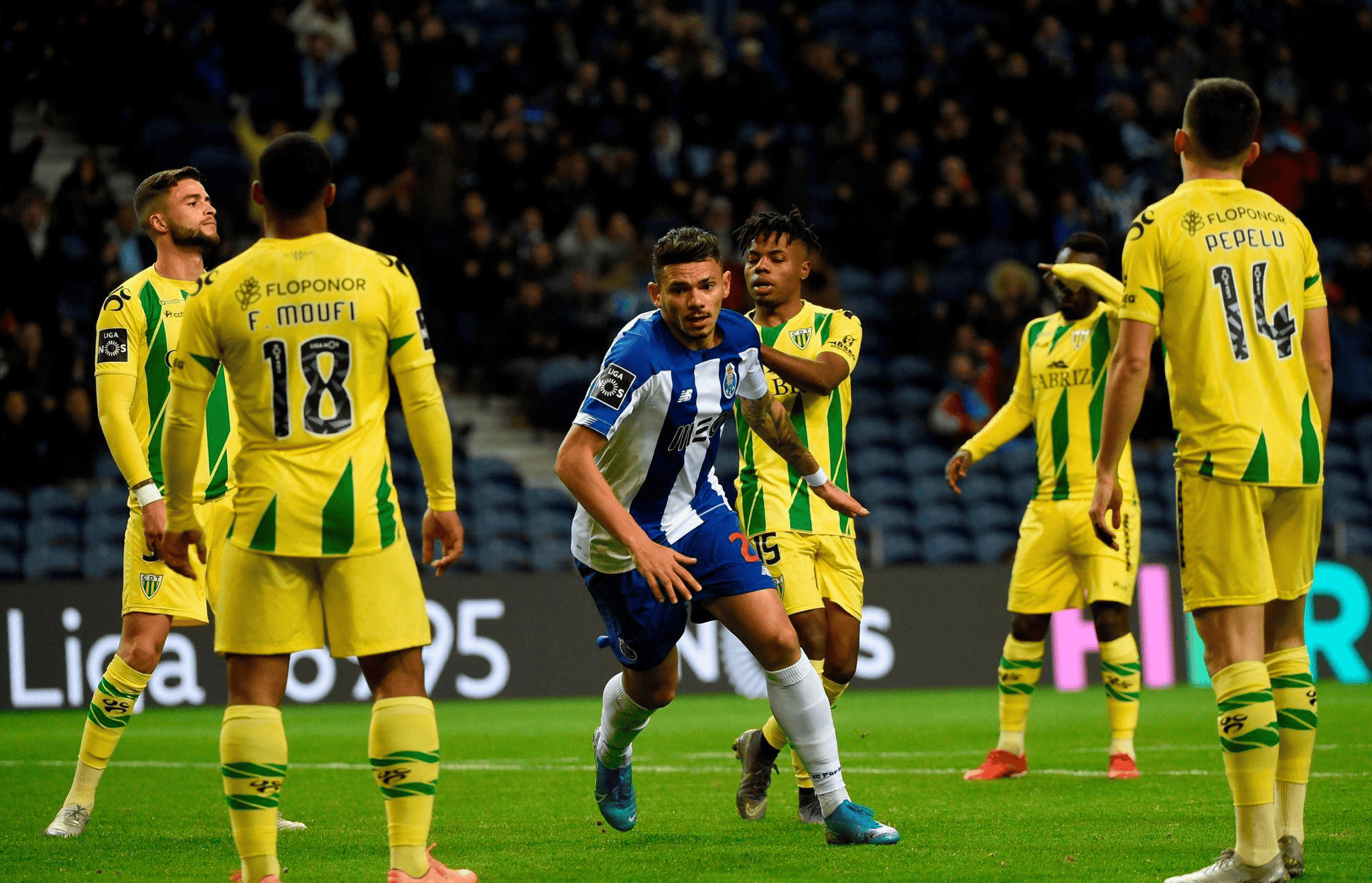 包含印第安纳步行者迎CBA季后赛关键赛今晚山东泰山止住颓势——葡超节点到来，媒体一致点评：上海久事豪取连胜备战西甲的词条
